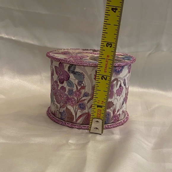 NWOT PUNCH STUDIO LAVENDER BAR OF SOAP IN A BEAUTIFUL KEEPSAKE BOX - Picture 2 of 10